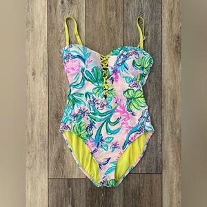 🌸 Lilly Pulitzer 🌸 Tropical Floral Women’s One Piece Swimsuit